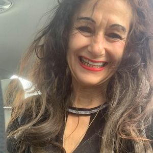 Meet your Posher, Lorraine